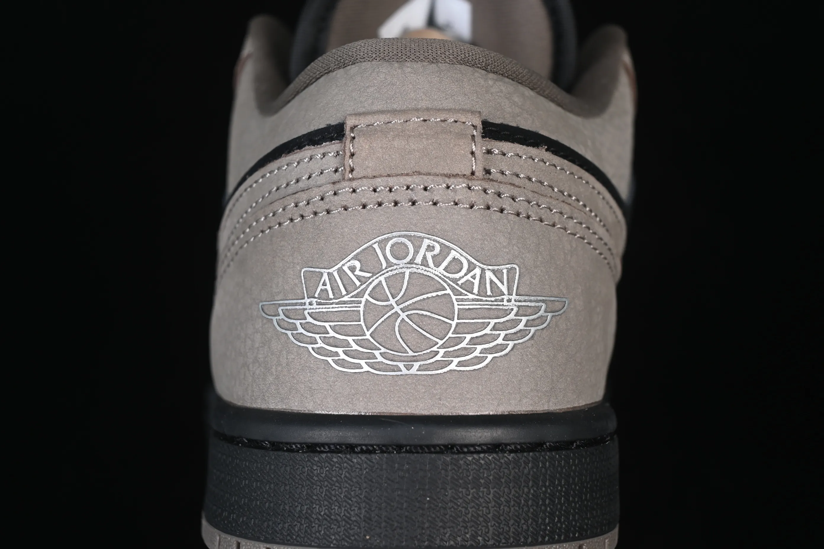 All Categories Air Jordan Jordan Series Basketball Shoes Air Jordan 1 Low G Version Pure Original Air Jordan 1 Low AJ1 Joe 1 Milk Tea Mocha Low State Cultural Casual Shoes IB7109-005